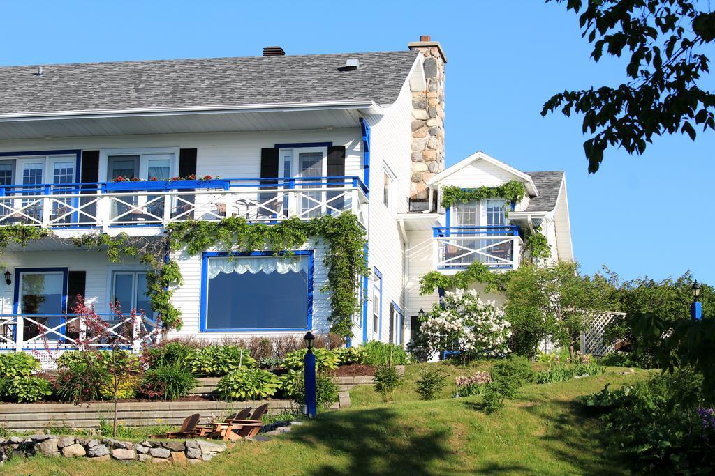 Auberge Fleurs De Lune La Malbaie Bagian luar foto