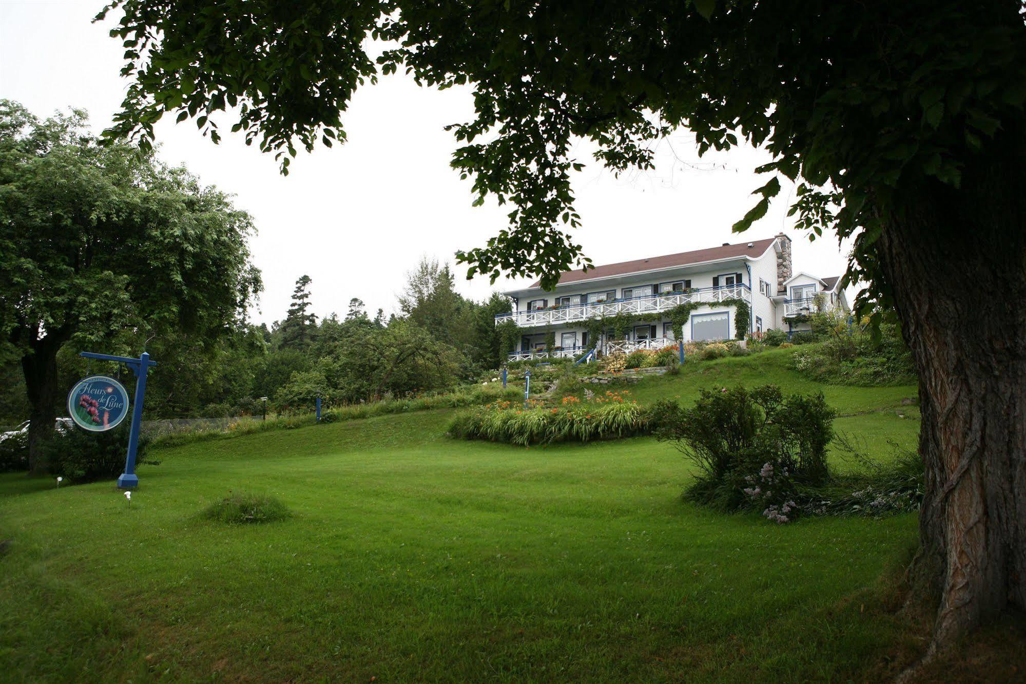 Auberge Fleurs De Lune La Malbaie Bagian luar foto