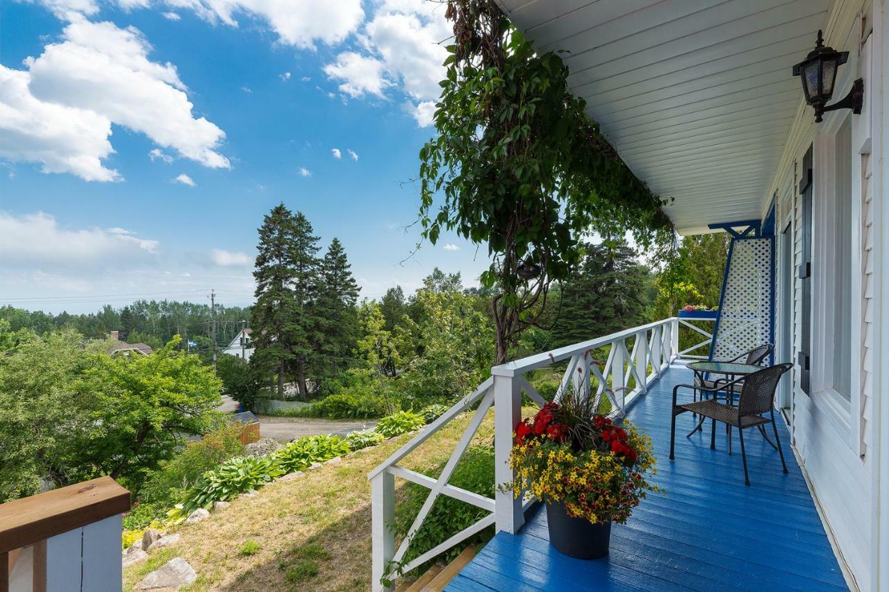 Auberge Fleurs De Lune La Malbaie Bagian luar foto